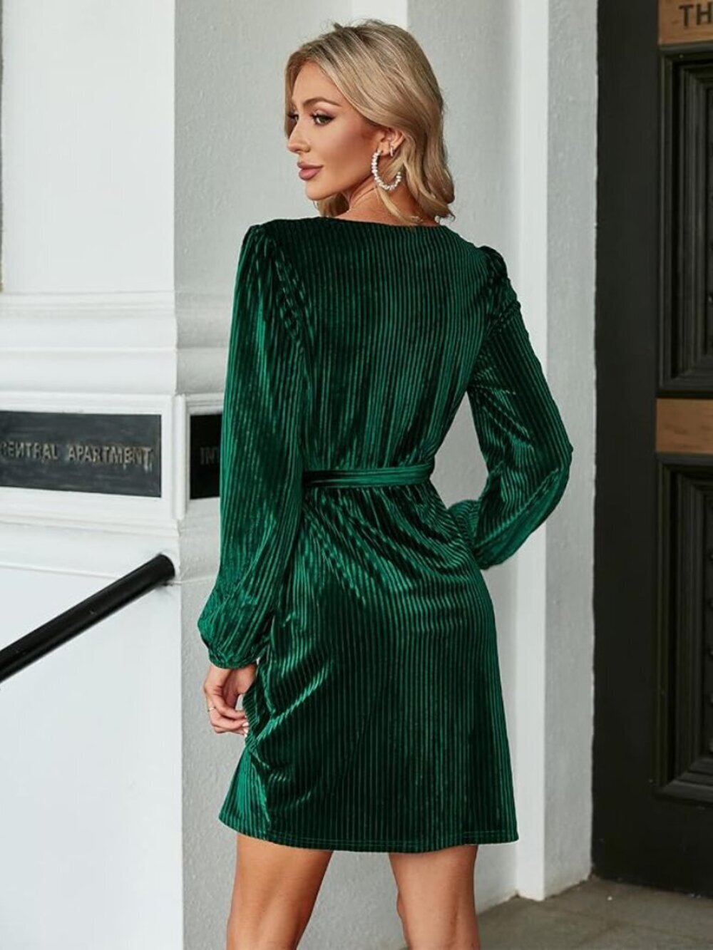 💚 BerryGo Emerald Green Velvet Wrap Mini Dress | Size Large | NWOT - Picture 3 of 5